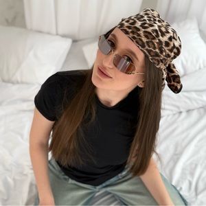 Meet your Posher, Елизавета